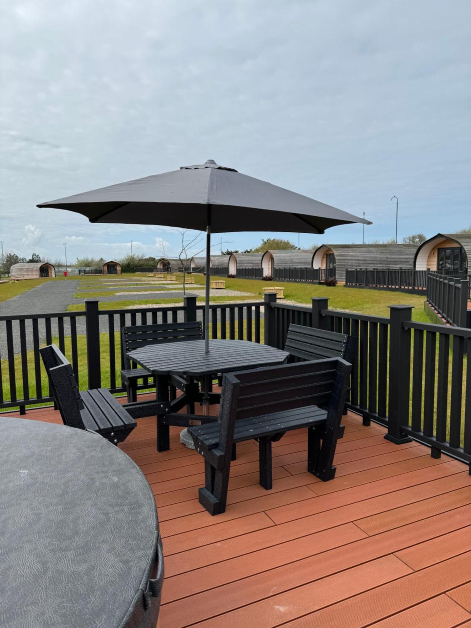 Hotel Ffrith Beach Glamping With Hot Tub Prestatyn Exterior foto