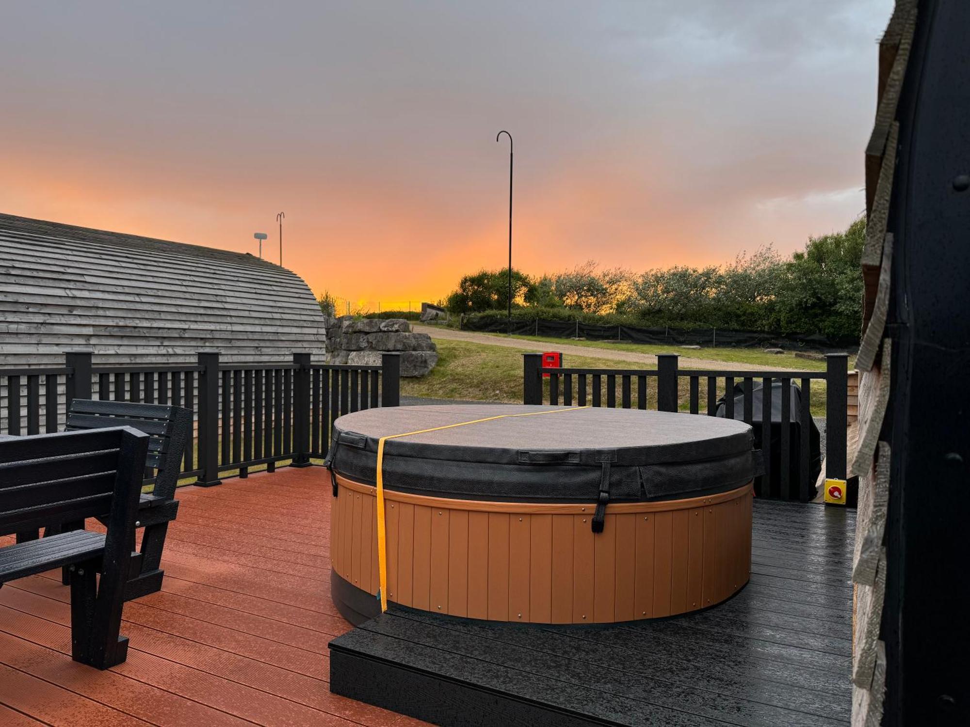 Hotel Ffrith Beach Glamping With Hot Tub Prestatyn Exterior foto